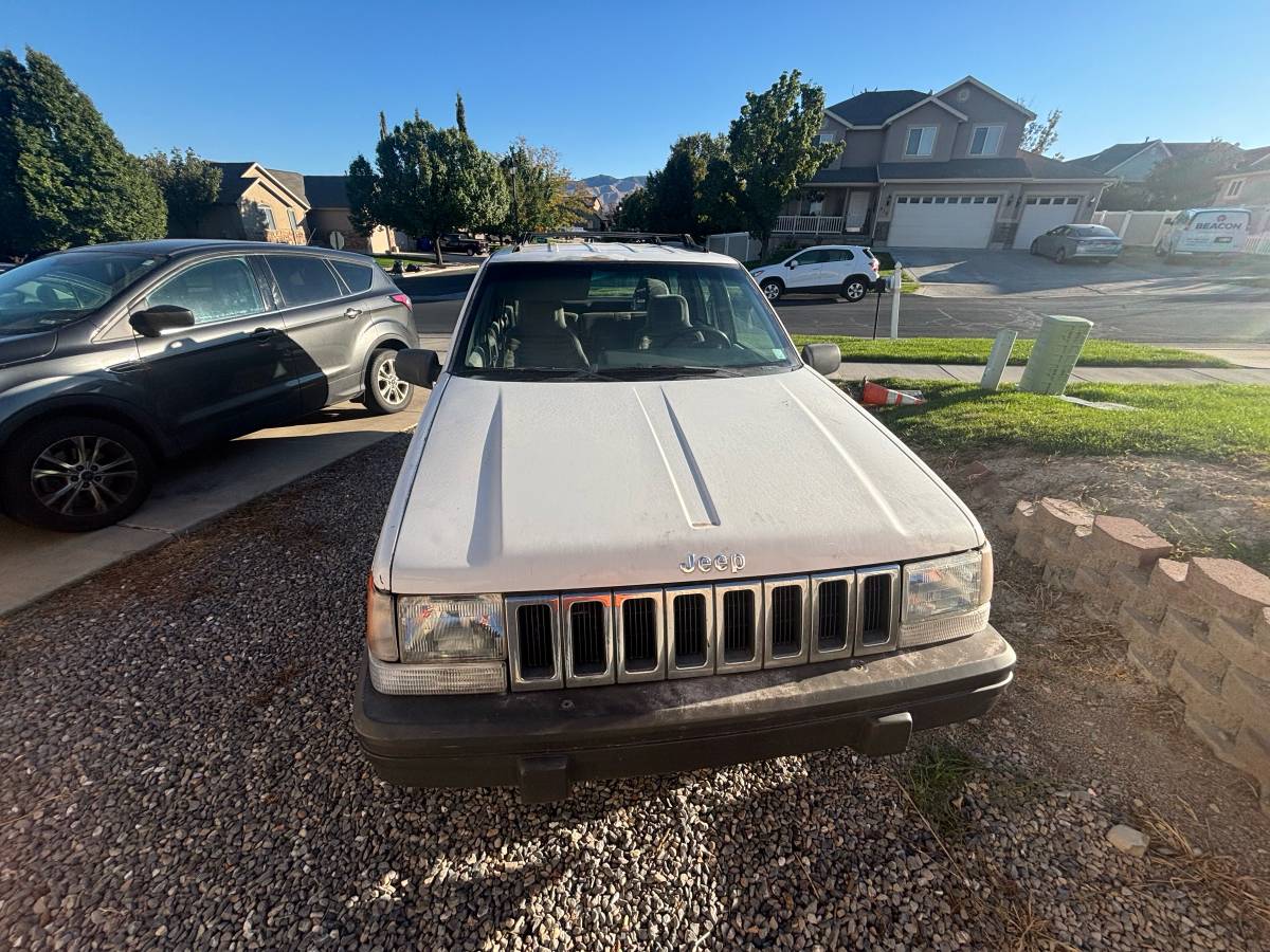 Jeep-grand-cherokee-1993-white