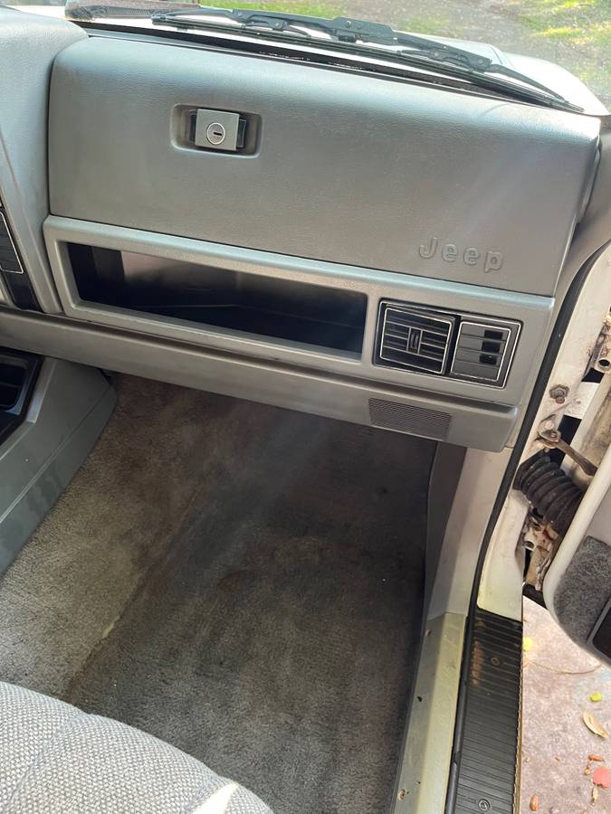 Jeep-grand-cherokee-laredo-1990-white-15