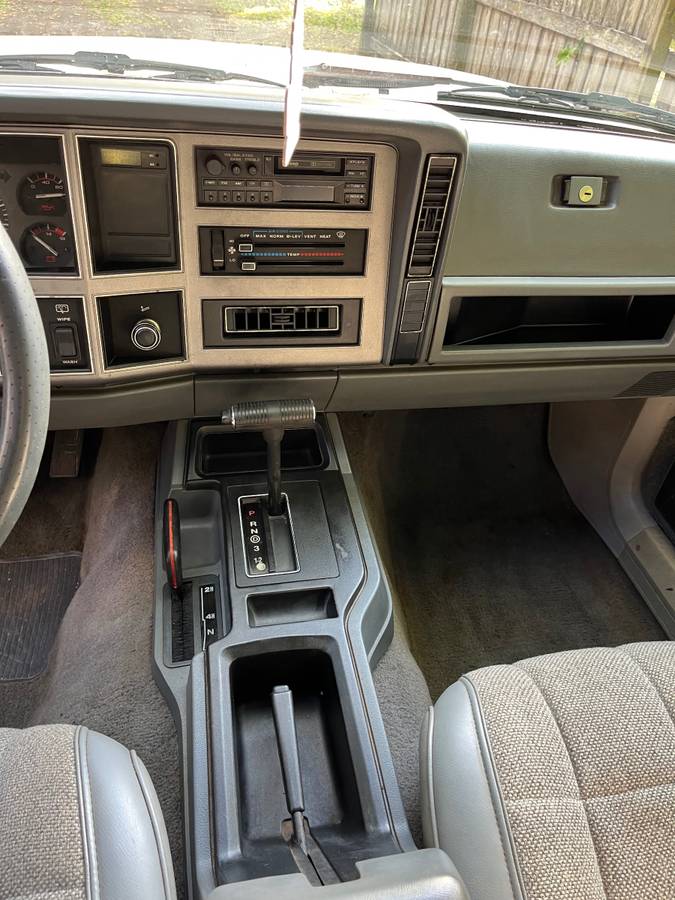 Jeep-grand-cherokee-laredo-1990-white-16