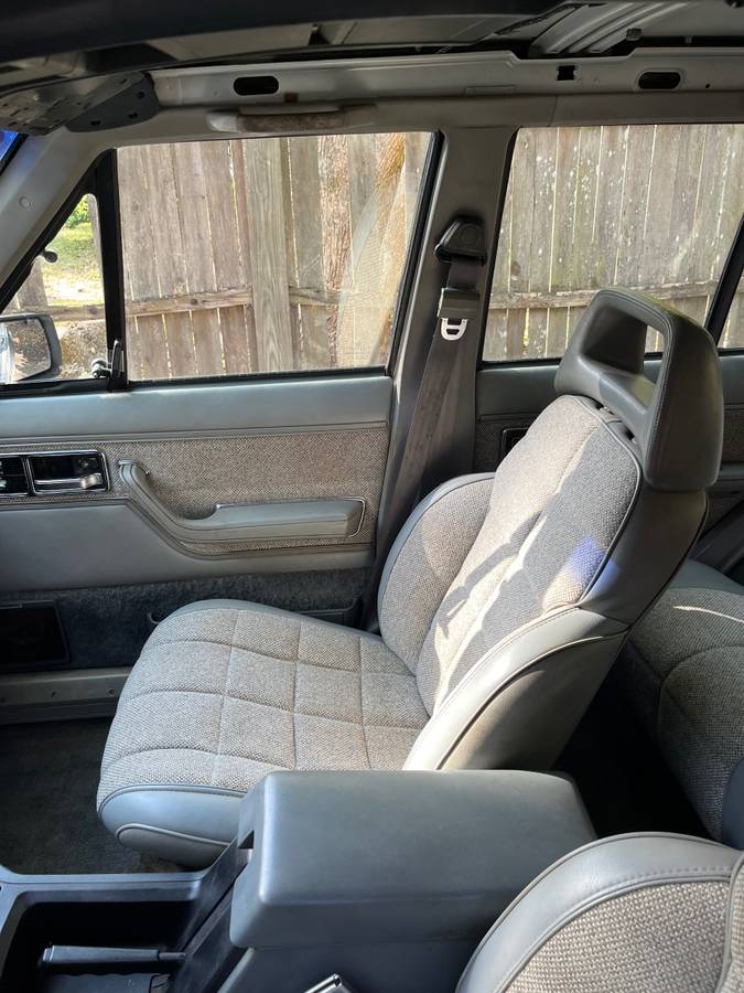Jeep-grand-cherokee-laredo-1990-white-5