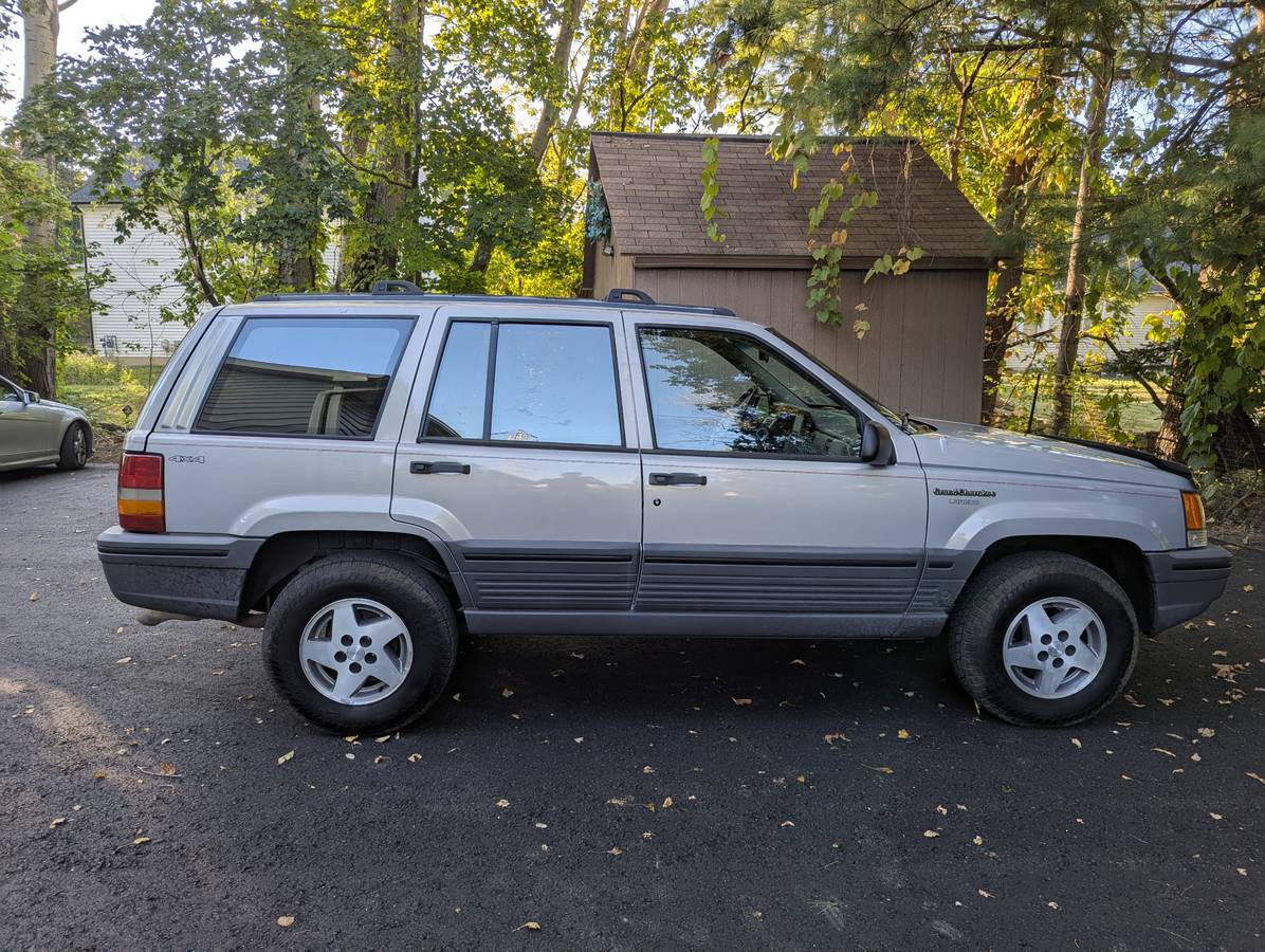 Jeep-grand-cherokee-laredo-1994-custom-1