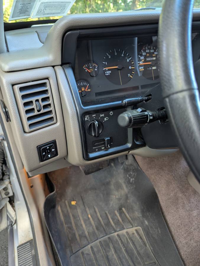 Jeep-grand-cherokee-laredo-1994-custom-21