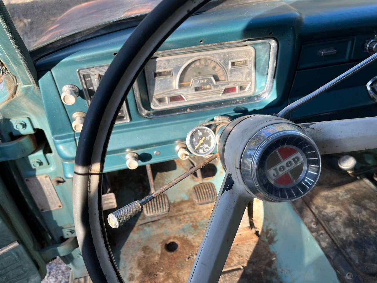 Jeep-grand-wagoneer-1966-blue-14