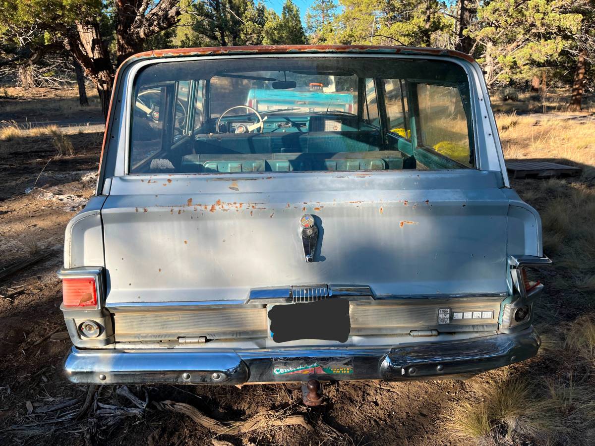 Jeep-grand-wagoneer-1966-blue-3