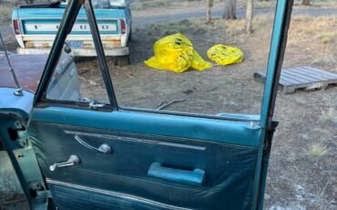 Jeep-grand-wagoneer-1966-blue-9