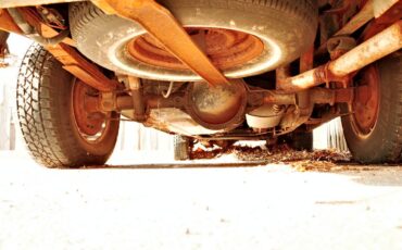 Jeep-grand-wagoneer-1984-brown-10