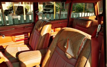 Jeep-grand-wagoneer-1984-brown-13
