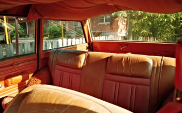 Jeep-grand-wagoneer-1984-brown-14