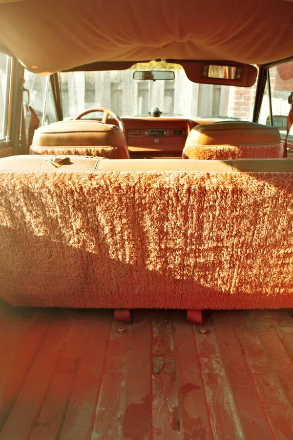 Jeep-grand-wagoneer-1984-brown-5