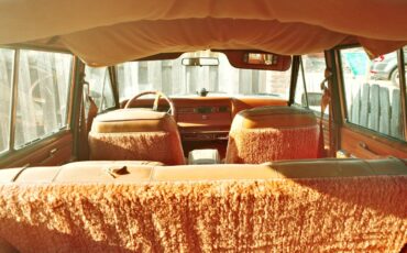 Jeep-grand-wagoneer-1984-brown-6