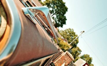 Jeep-grand-wagoneer-1984-brown-7