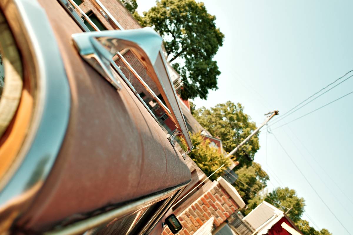 Jeep-grand-wagoneer-1984-brown-7