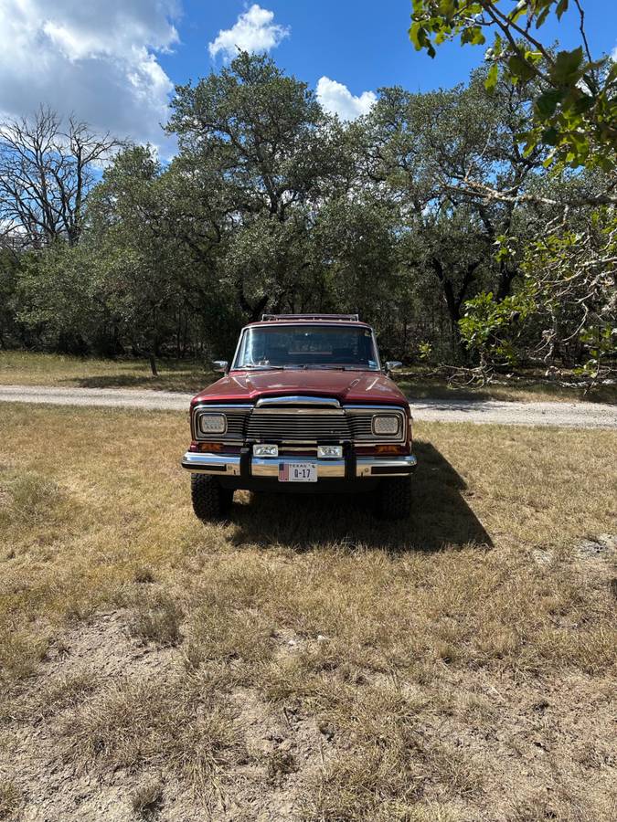 Jeep-grand-wagoneer-1985