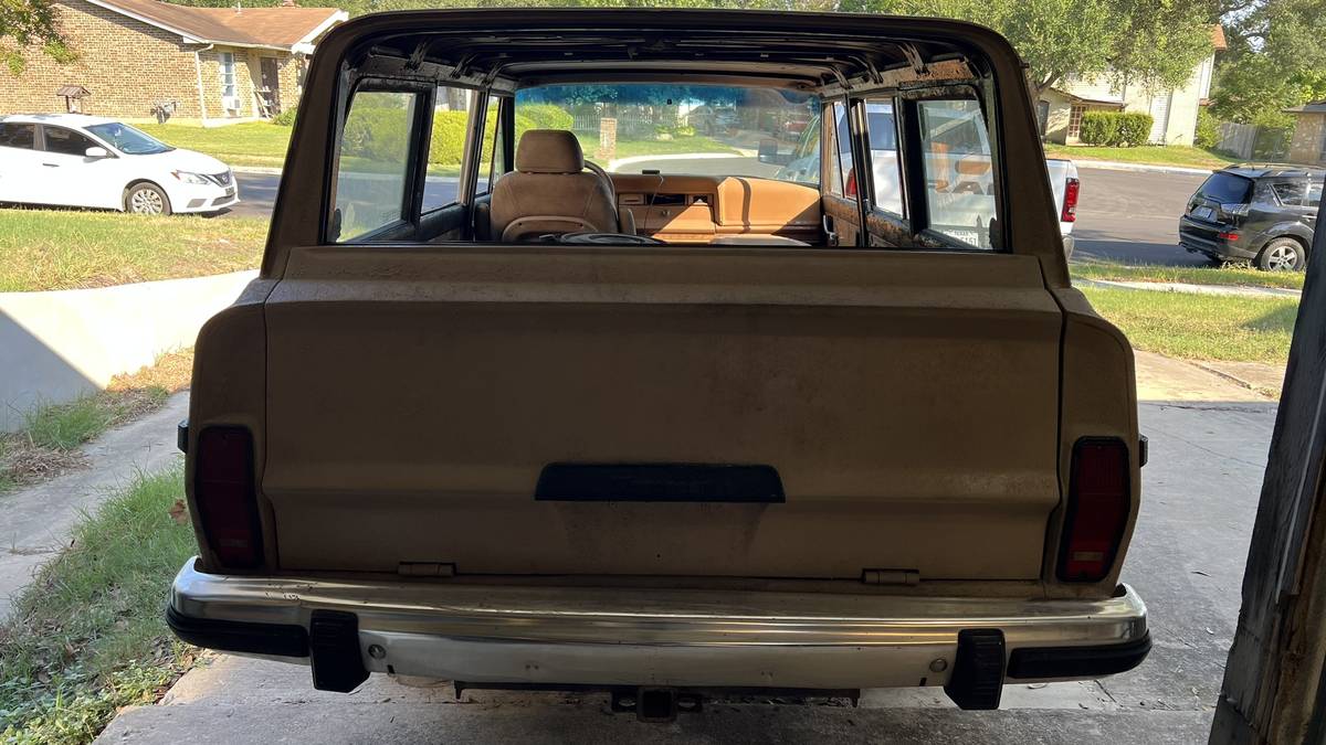 Jeep-grand-wagoneer-1985-5