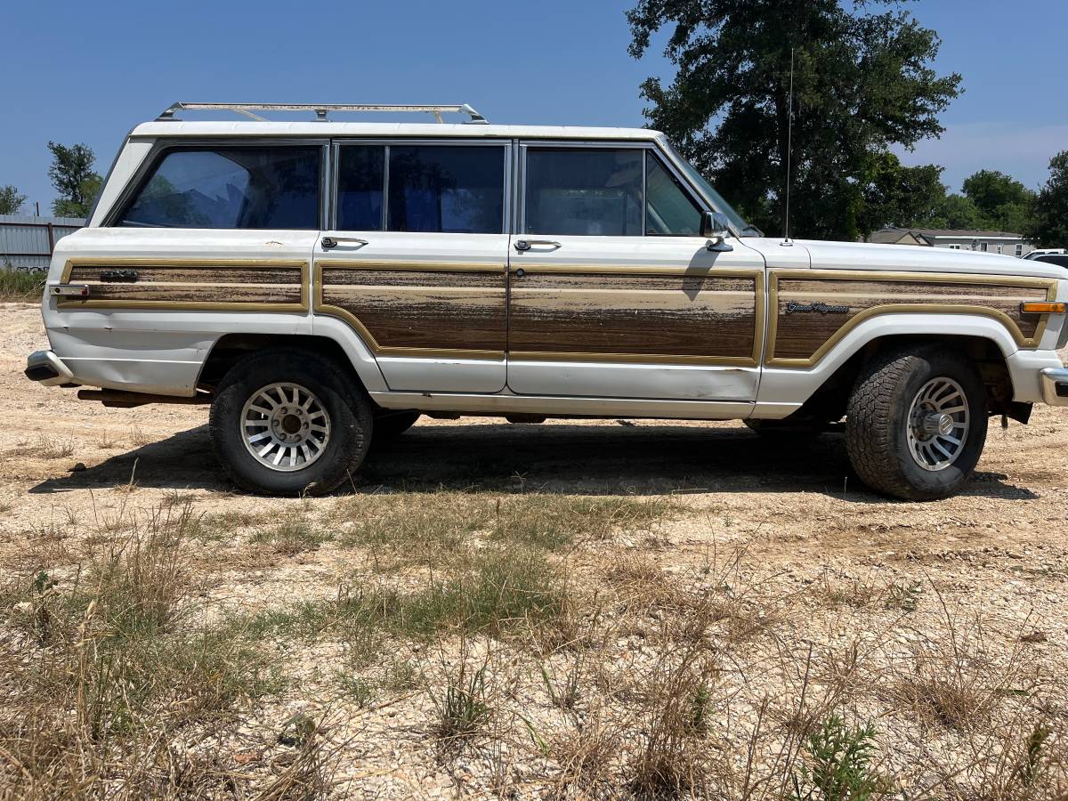 Jeep-grand-wagoneer-1986-white-2