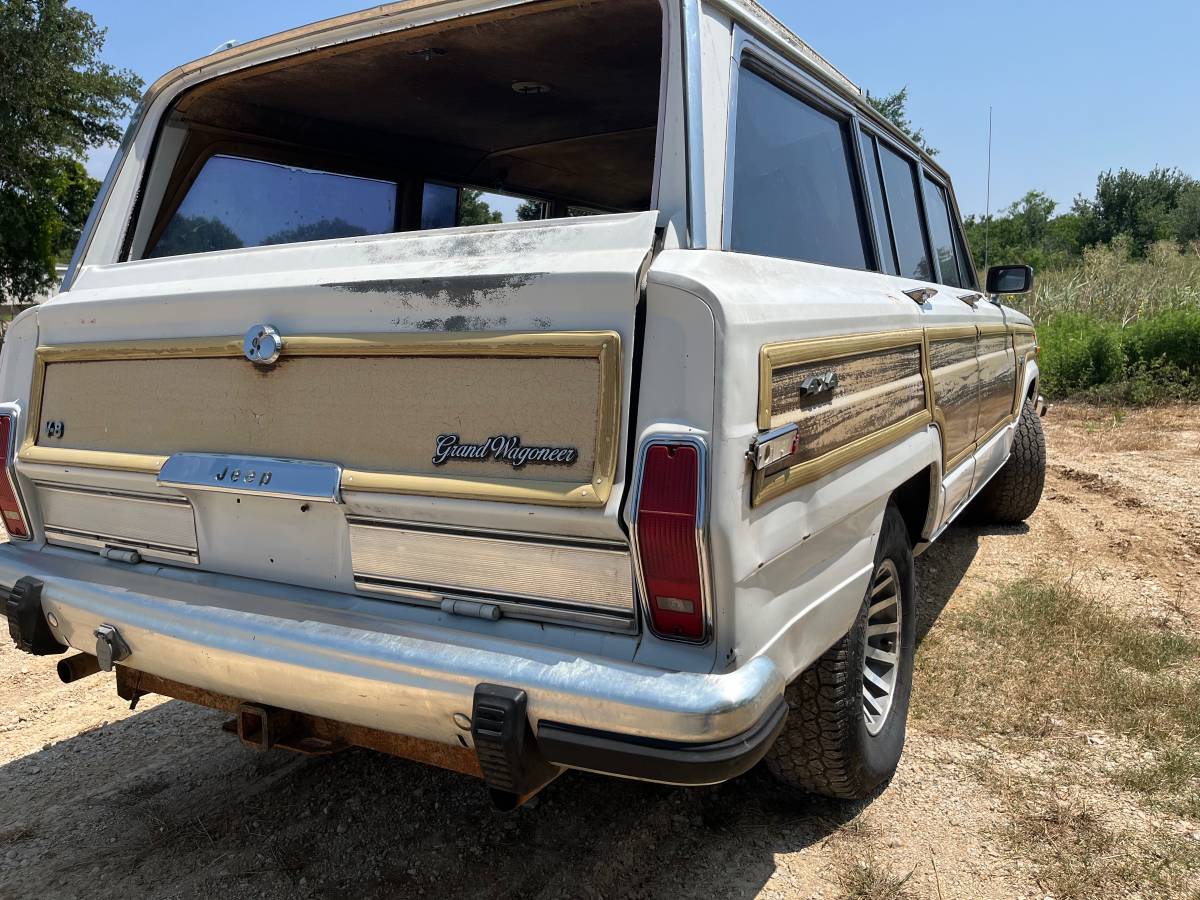 Jeep-grand-wagoneer-1986-white-3
