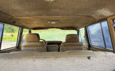 Jeep-grand-wagoneer-1986-white-7
