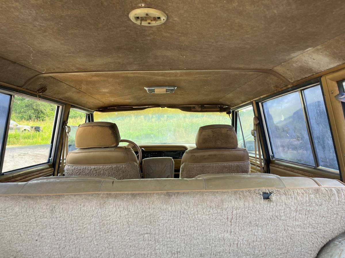 Jeep-grand-wagoneer-1986-white-7