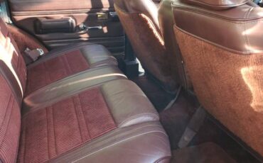 Jeep-grand-wagoneer-1988-10