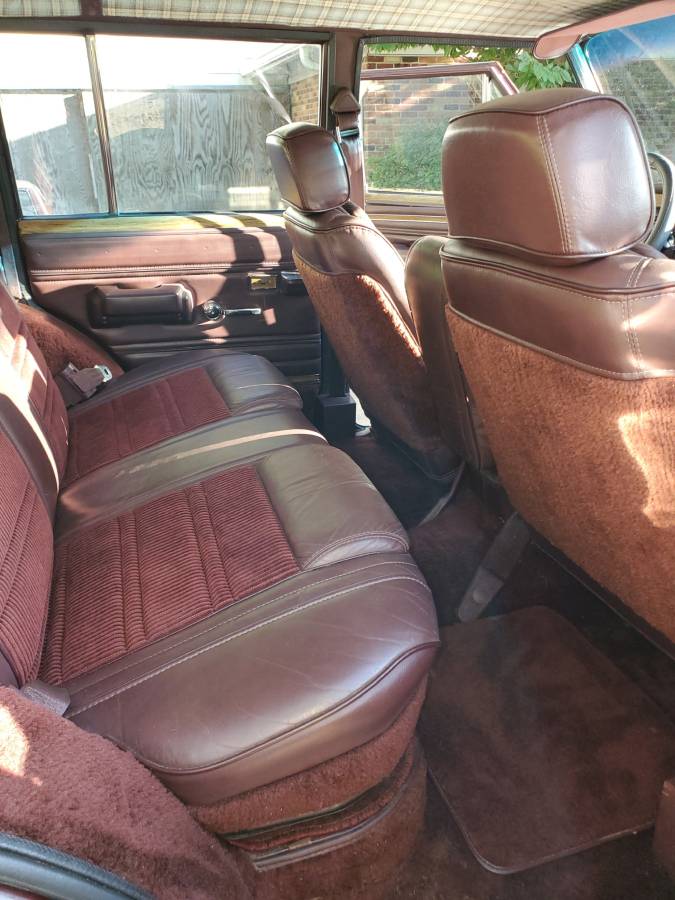 Jeep-grand-wagoneer-1988-10