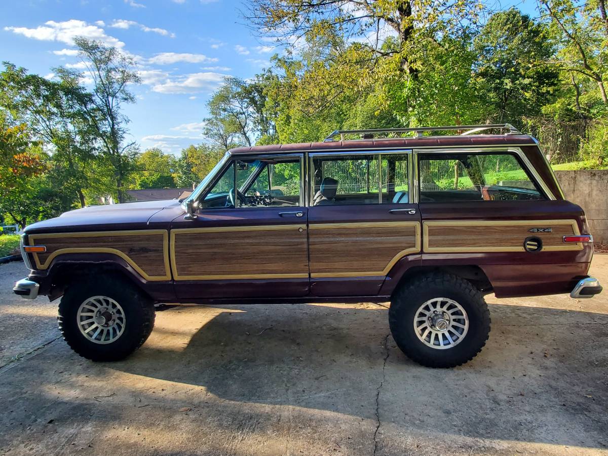 Jeep-grand-wagoneer-1988-3