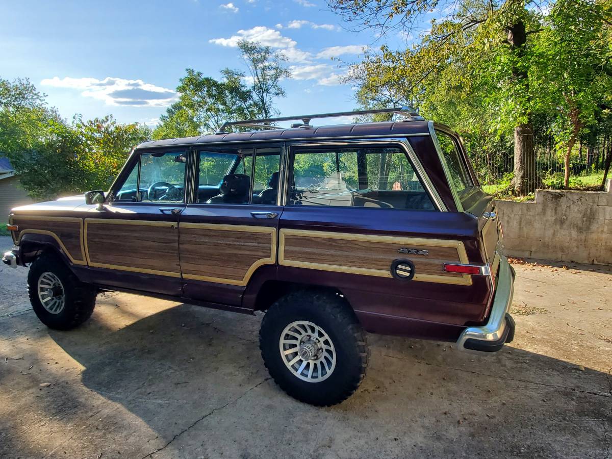 Jeep-grand-wagoneer-1988-5