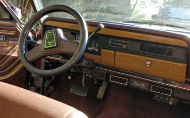Jeep-grand-wagoneer-1988-7