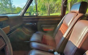 Jeep-grand-wagoneer-1988-8