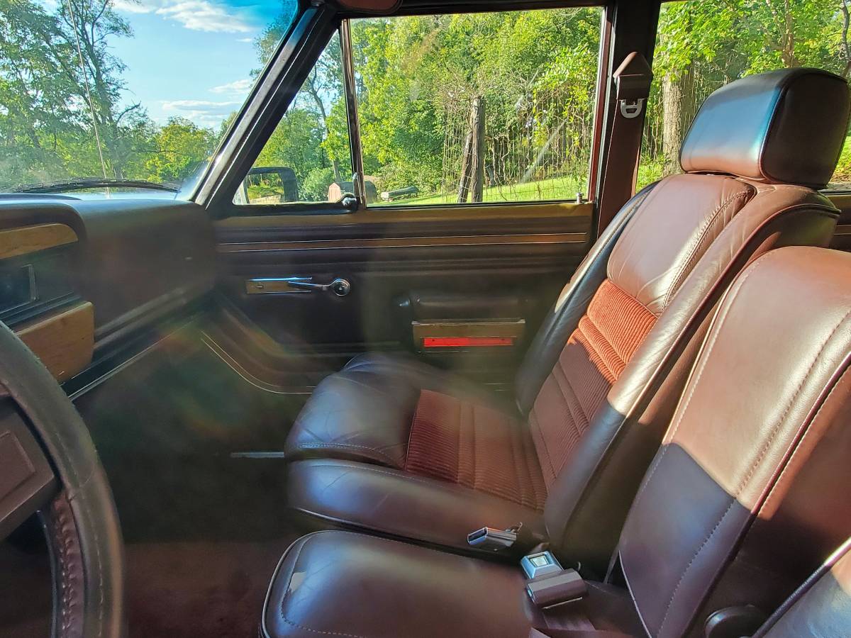 Jeep-grand-wagoneer-1988-8