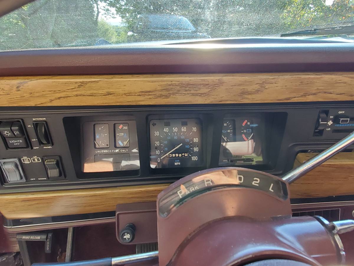 Jeep-grand-wagoneer-1988-9