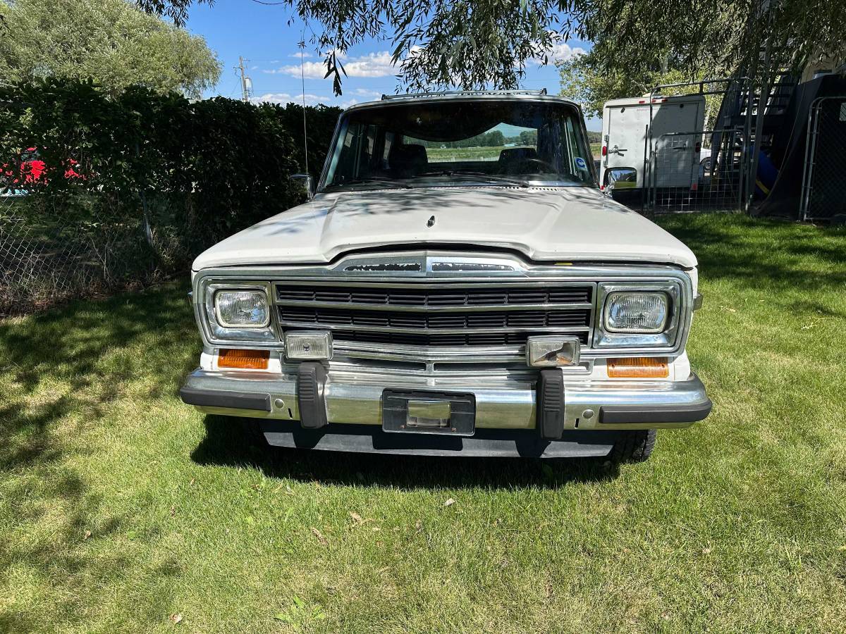 Jeep-grand-wagoneer-1988-white-2