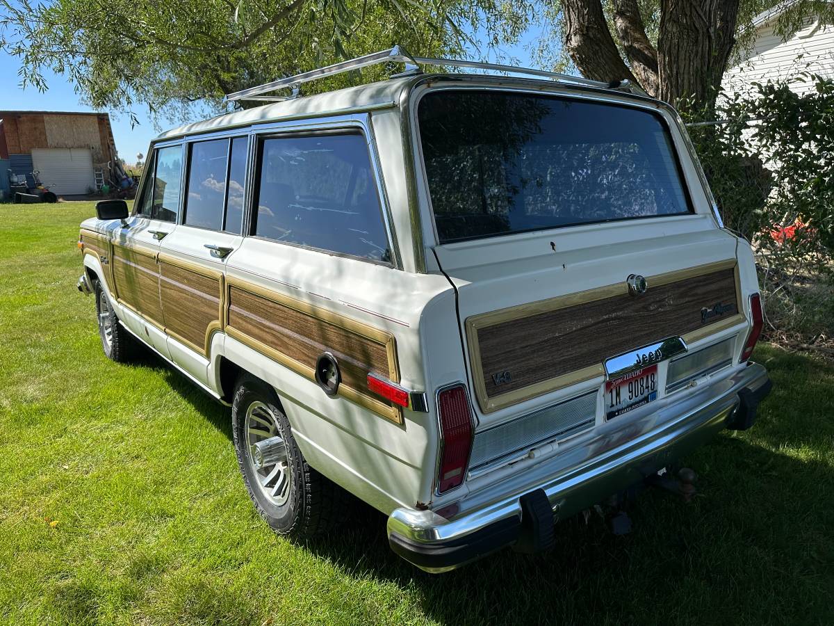 Jeep-grand-wagoneer-1988-white-4