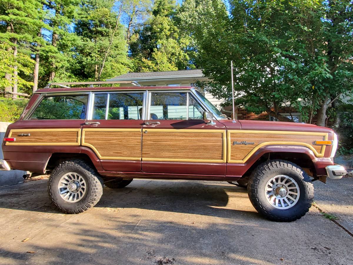 Jeep-grand-wagoneer-1988