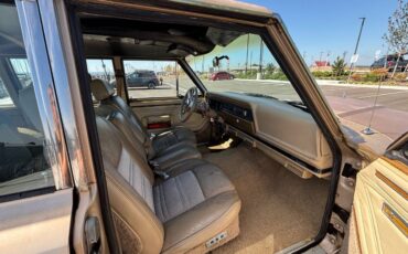 Jeep-grand-wagoneer-1989-brown-6