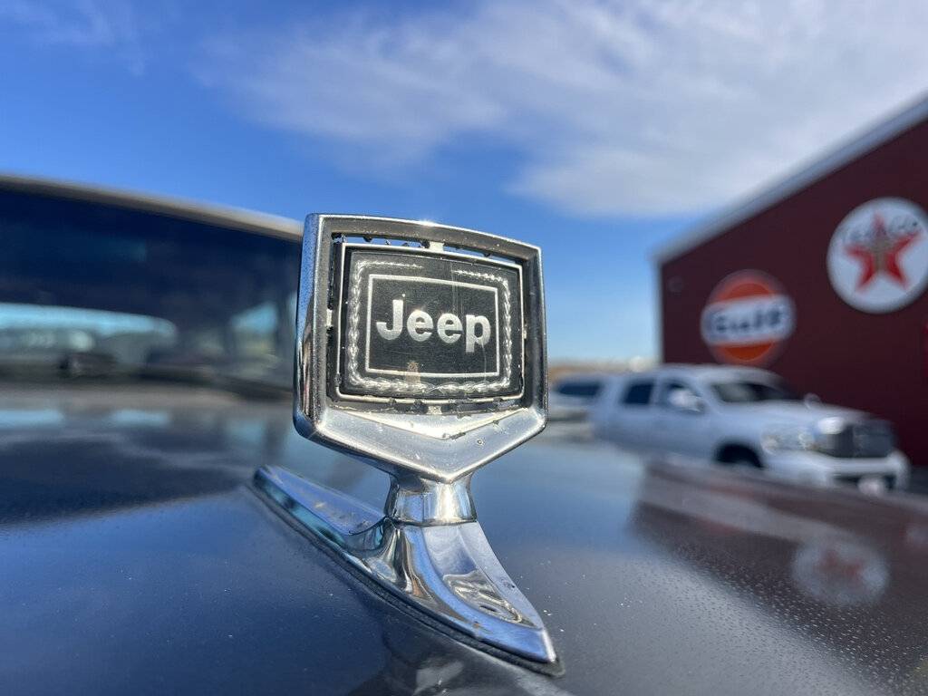 Jeep-grand-wagoneer-1989-grey-11