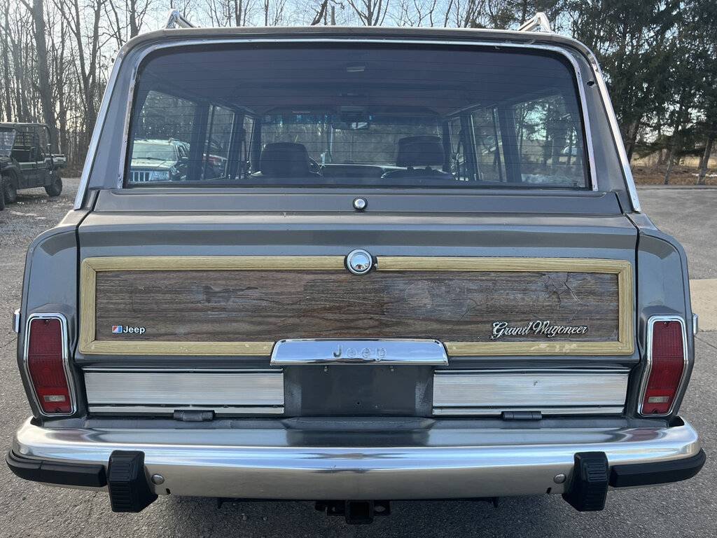 Jeep-grand-wagoneer-1989-grey-4