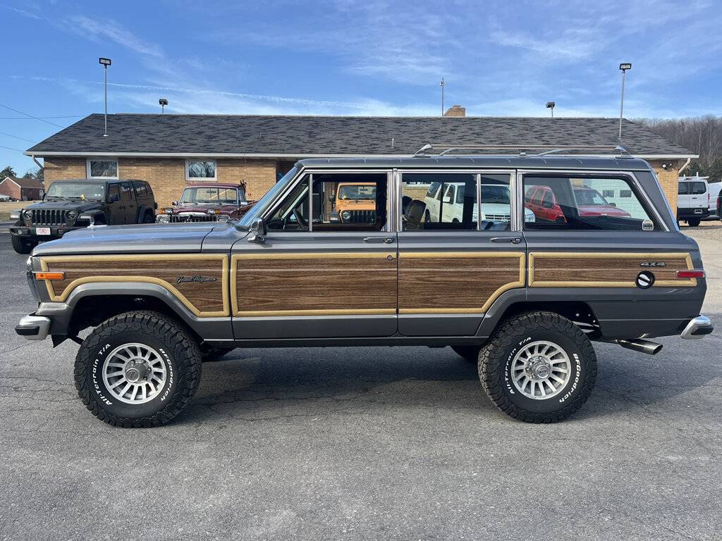 Jeep-grand-wagoneer-1989-grey-7