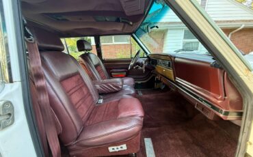 Jeep-grand-wagoneer-1990-white-12