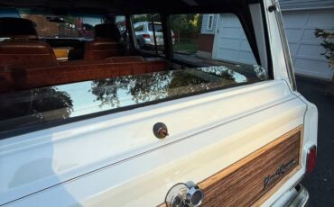 Jeep-grand-wagoneer-1990-white-13