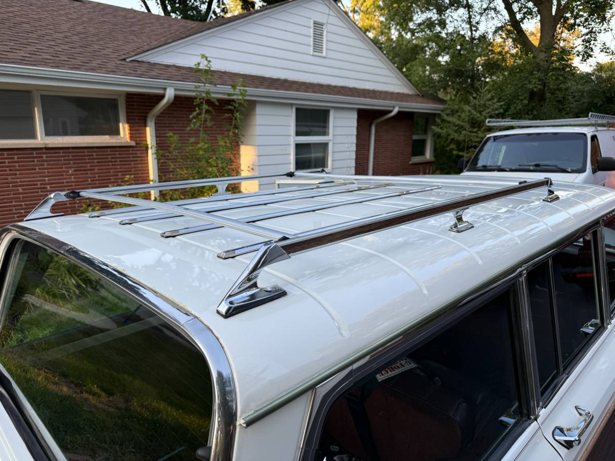 Jeep-grand-wagoneer-1990-white-16