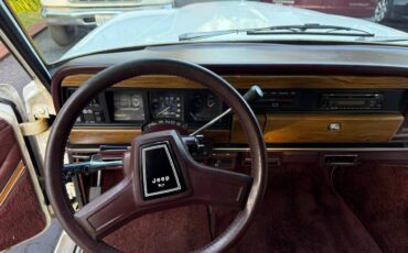 Jeep-grand-wagoneer-1990-white-18