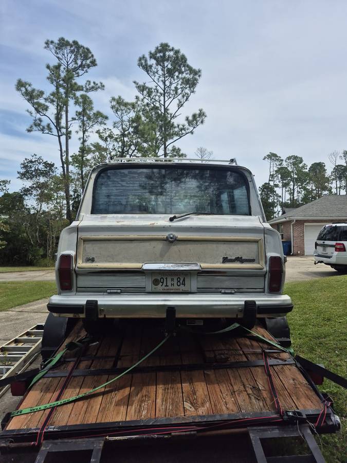 Jeep-grand-wagoneer-1990-white-3