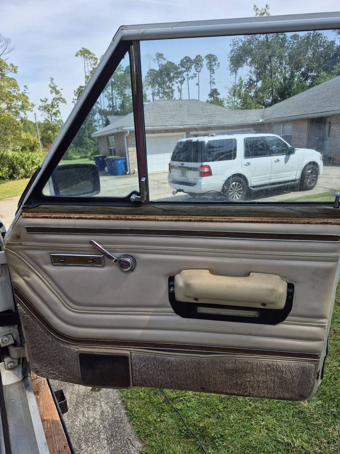 Jeep-grand-wagoneer-1990-white-6