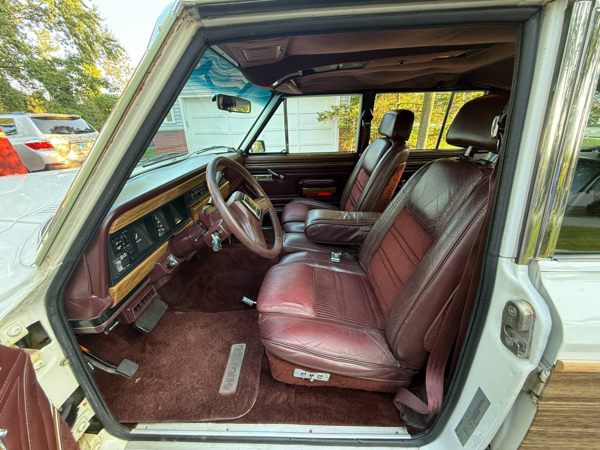 Jeep-grand-wagoneer-1990-white-9