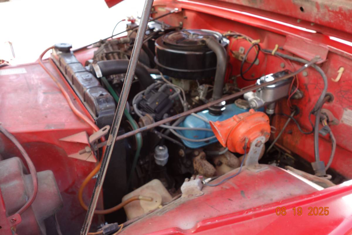 Jeep-jeepster-1967-red-6