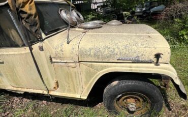 Jeep-jeepster-1967-yellow-1