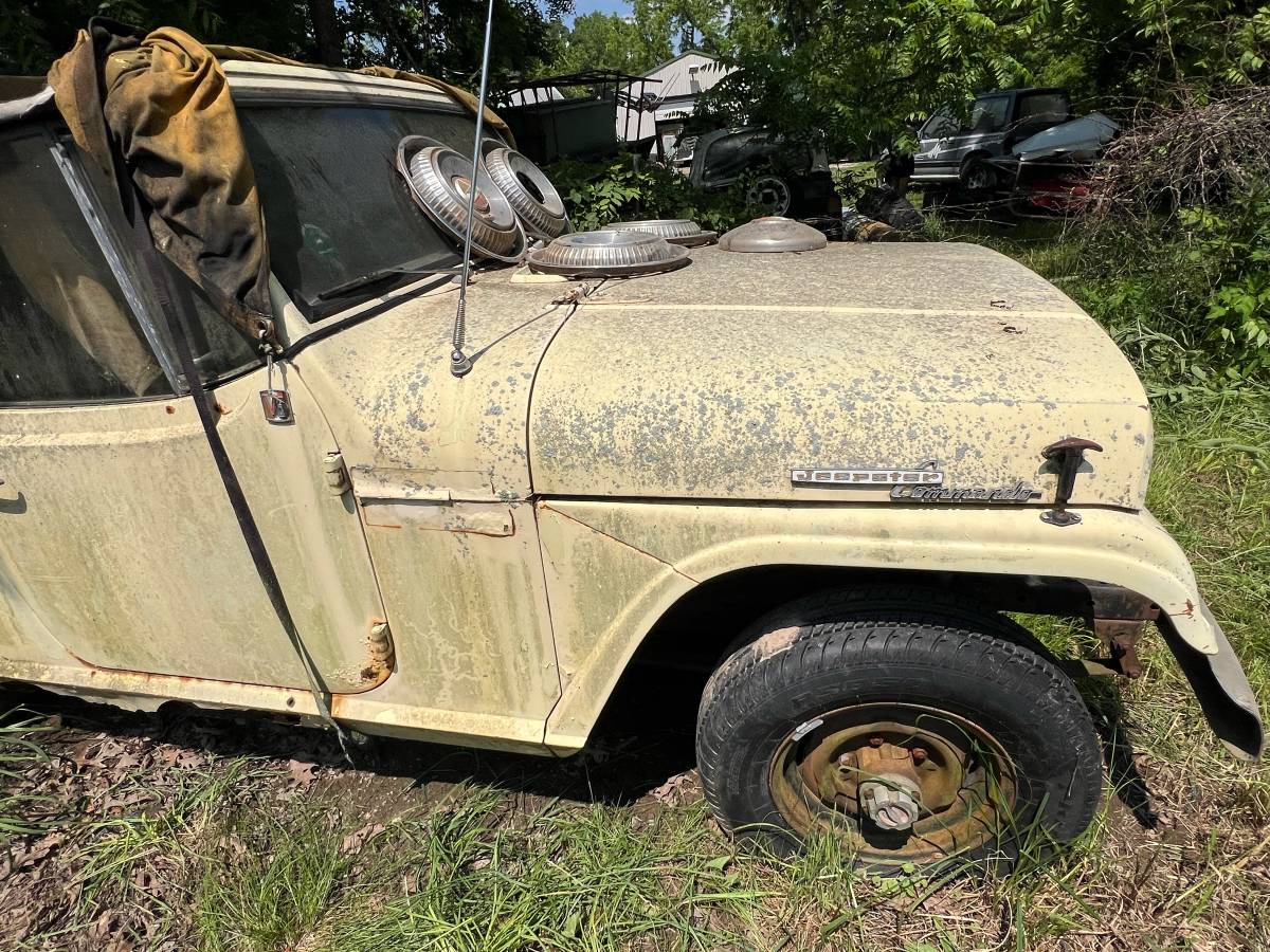 Jeep-jeepster-1967-yellow-1