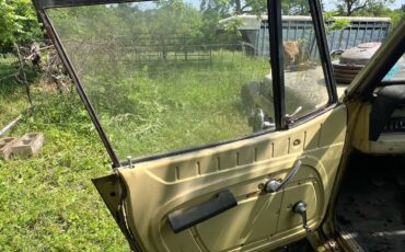 Jeep-jeepster-1967-yellow-4