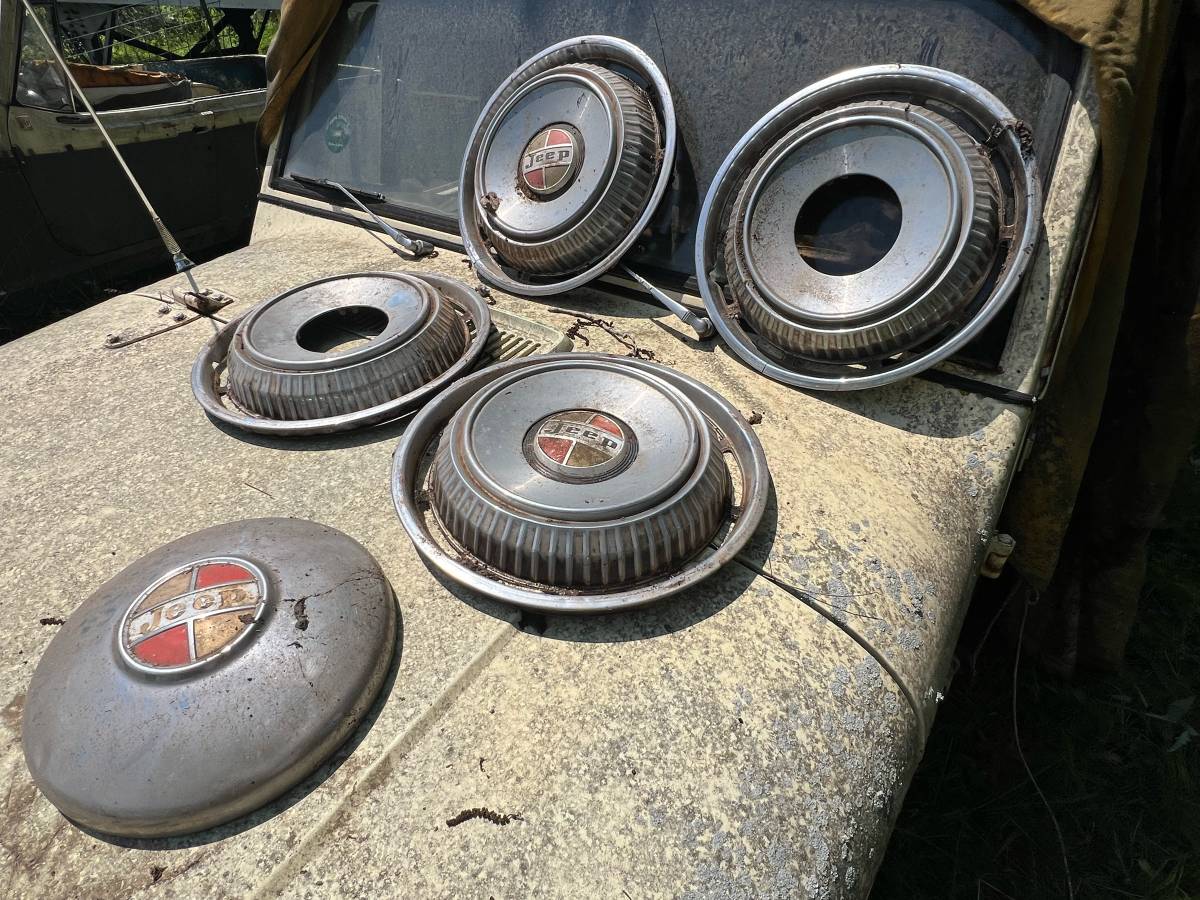 Jeep-jeepster-1967-yellow-5