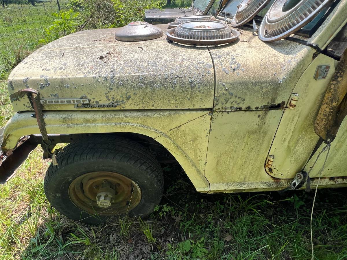 Jeep-jeepster-1967-yellow-6